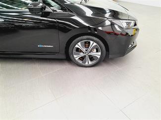 2019 Nissan Leaf - Thumbnail