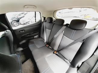 2019 Nissan Leaf - Thumbnail