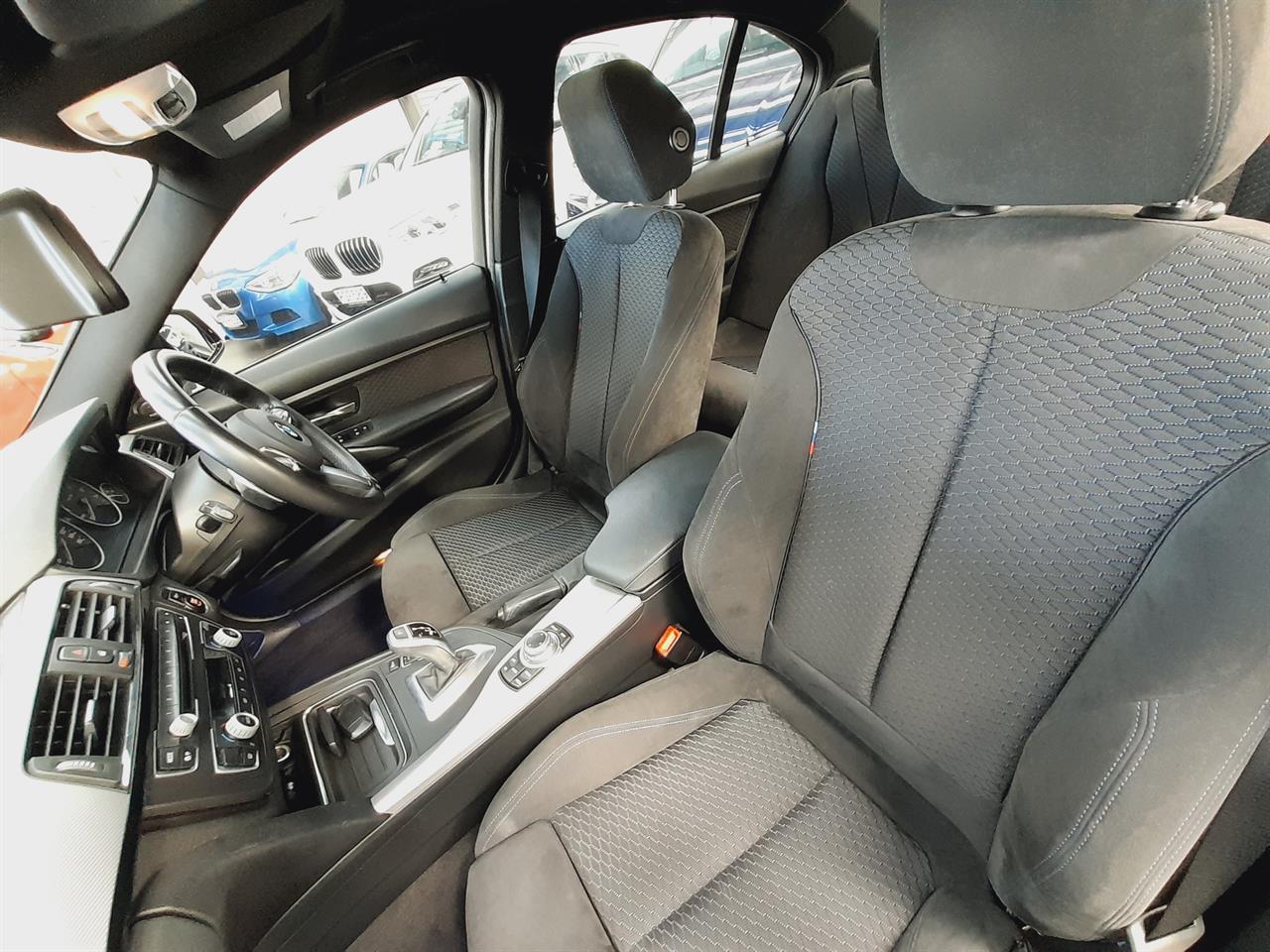 2013 BMW 320i