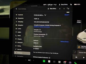 2022 Tesla Model Y - Thumbnail