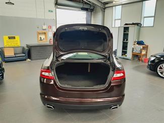2010 Jaguar XF - Thumbnail