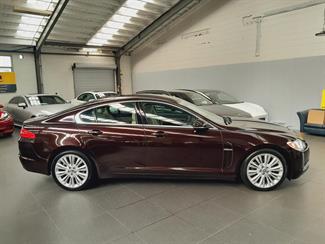 2010 Jaguar XF - Thumbnail