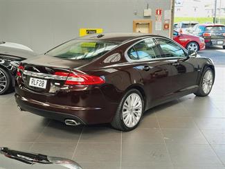 2010 Jaguar XF - Thumbnail