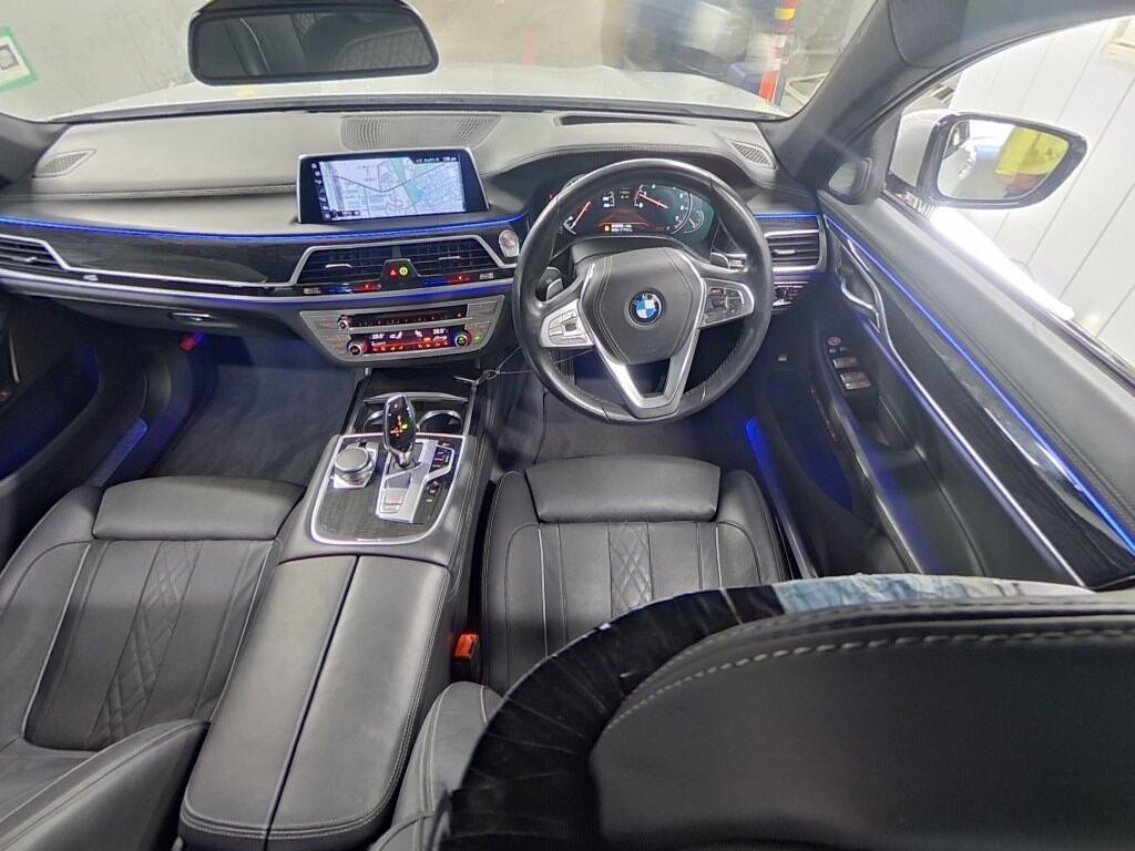 2017 BMW 750i