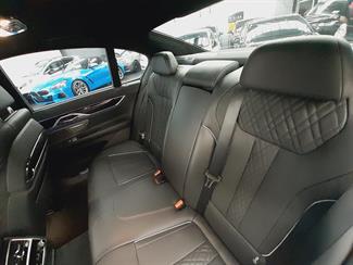 2017 BMW 750i - Thumbnail