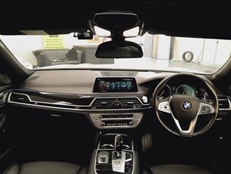2017 BMW 750i - Thumbnail