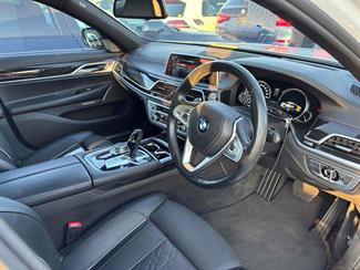 2017 BMW 750i - Thumbnail