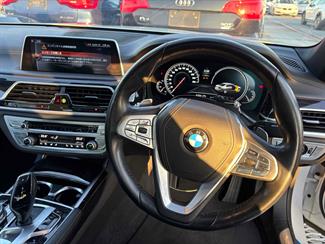 2017 BMW 750i - Thumbnail