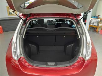 2016 Nissan Leaf - Thumbnail