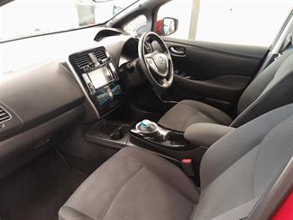 2016 Nissan Leaf - Thumbnail