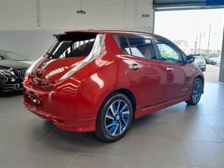 2016 Nissan Leaf - Thumbnail