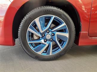 2016 Nissan Leaf - Thumbnail