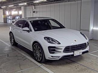 2019 Porsche Macan - Thumbnail
