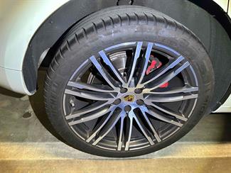 2019 Porsche Macan - Thumbnail