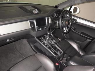 2019 Porsche Macan - Thumbnail