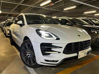 2019 Porsche Macan - Thumbnail