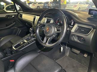 2019 Porsche Macan - Thumbnail