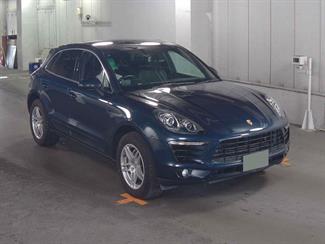 2015 Porsche Macan - Thumbnail