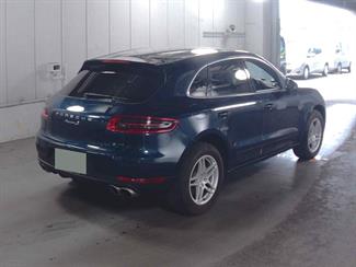 2015 Porsche Macan - Thumbnail