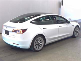 2022 Tesla Model 3 - Thumbnail