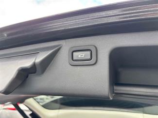 2020 Land Rover Discovery Sport - Thumbnail