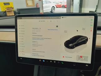 2022 Tesla Model 3 - Thumbnail