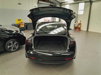 2022 Tesla Model 3 - Thumbnail
