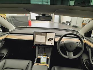 2022 Tesla Model 3 - Thumbnail