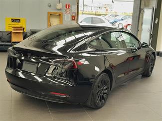 2022 Tesla Model 3 - Thumbnail