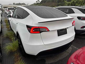 2023 Tesla Model Y - Thumbnail