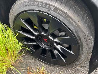 2023 Tesla Model Y - Thumbnail
