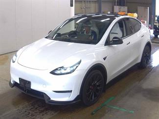 2023 Tesla Model Y - Thumbnail
