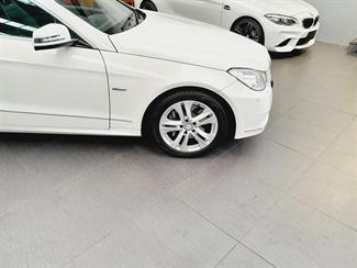 2011 Mercedes-Benz E 350 - Thumbnail