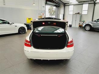 2011 Mercedes-Benz E 350 - Thumbnail