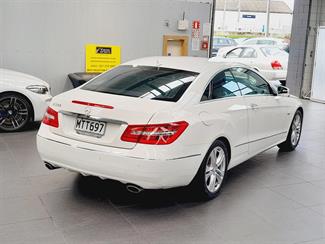 2011 Mercedes-Benz E 350 - Thumbnail