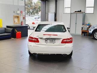 2011 Mercedes-Benz E 350 - Thumbnail