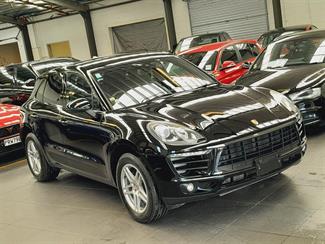 2016 Porsche Macan - Thumbnail