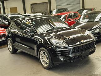 2016 Porsche Macan - Thumbnail