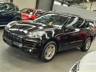 2016 Porsche Macan - Thumbnail