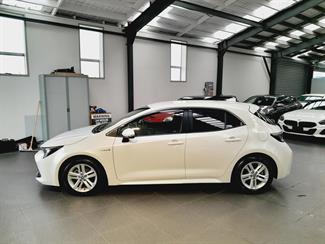2018 Toyota Corolla - Thumbnail