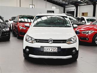 2017 Volkswagen Cross Polo - Thumbnail