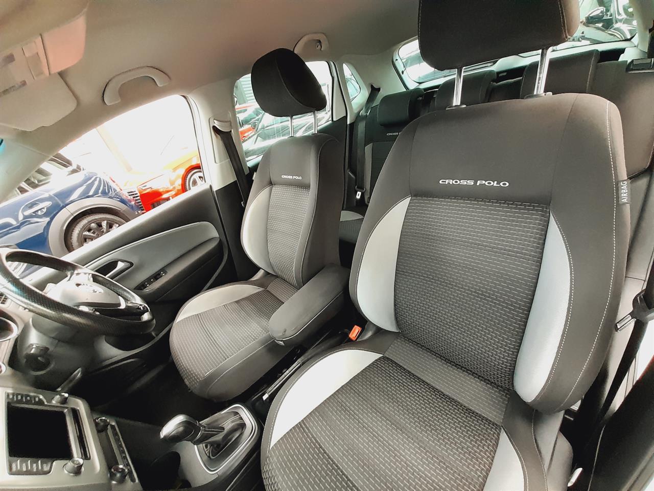 2017 Volkswagen Cross Polo