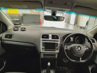 2017 Volkswagen Cross Polo - Thumbnail