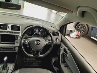 2017 Volkswagen Cross Polo - Thumbnail