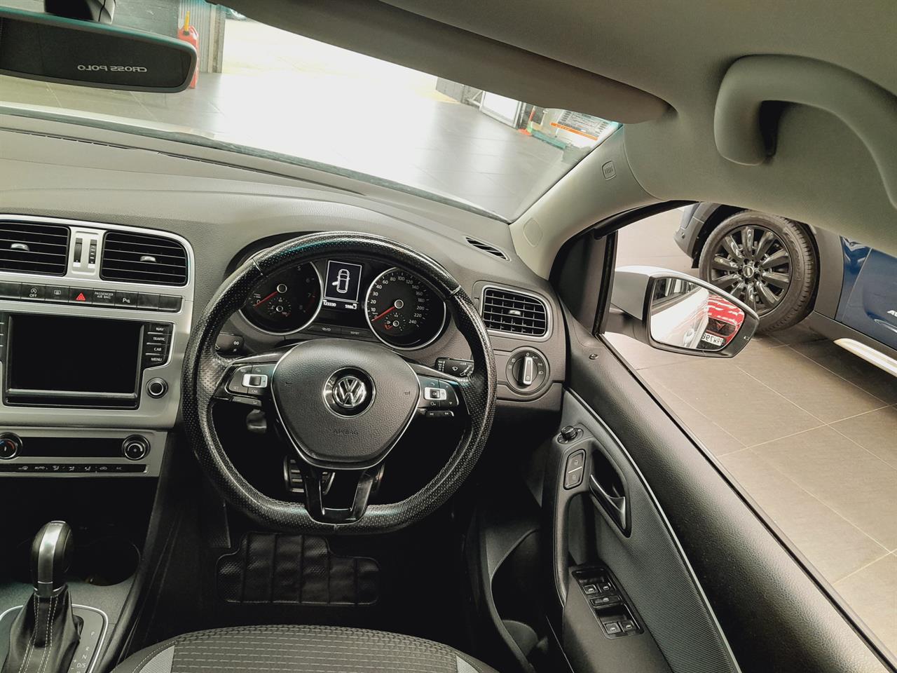2017 Volkswagen Cross Polo
