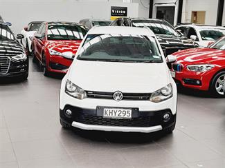 2017 Volkswagen Cross Polo - Thumbnail