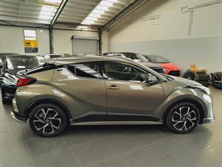 2019 Toyota C-HR - Thumbnail