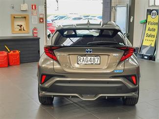 2019 Toyota C-HR - Thumbnail