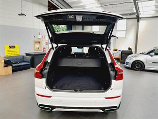 2018 Volvo XC60 - Thumbnail