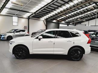 2018 Volvo XC60 - Thumbnail